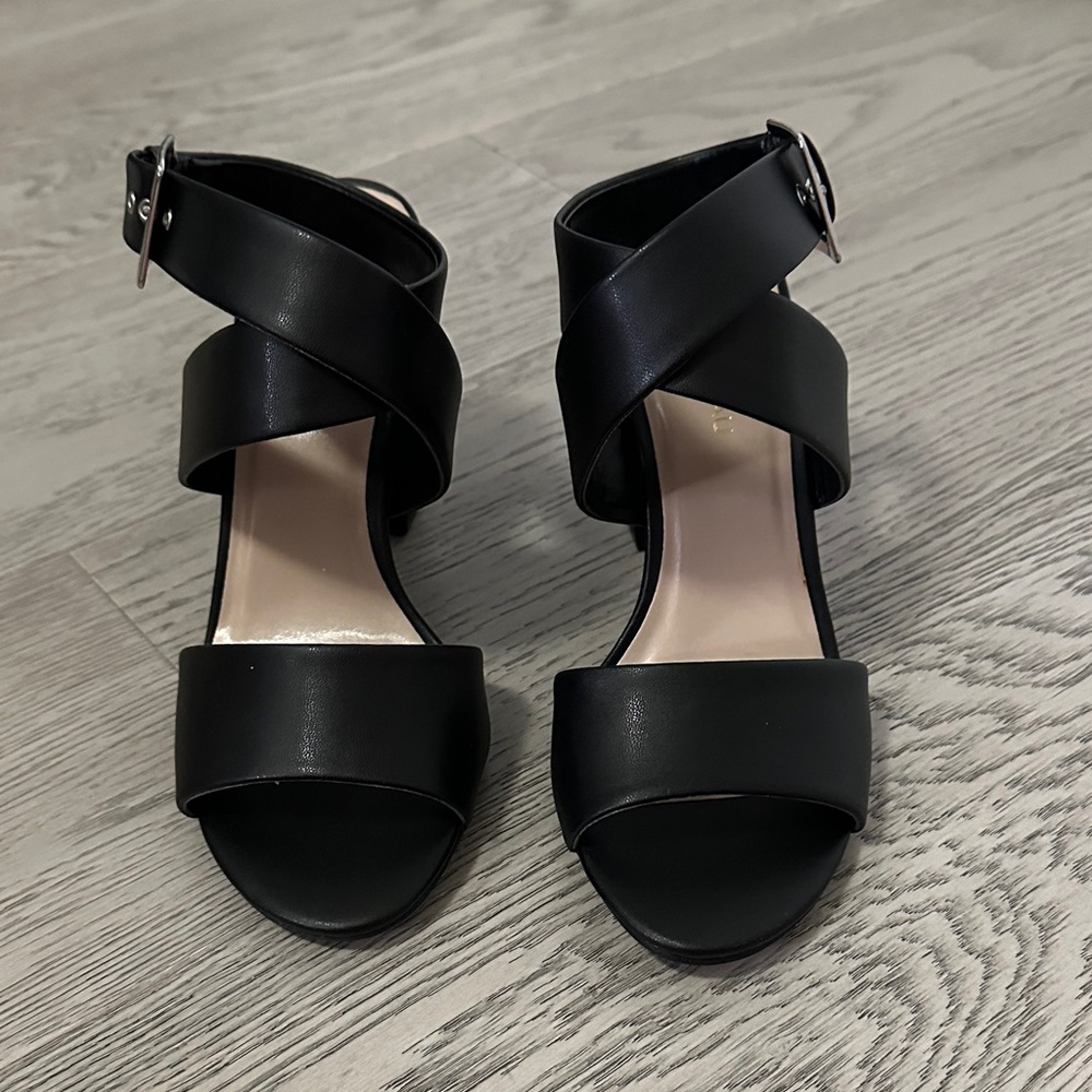 Le Chateau Black Heels with Wide Straps